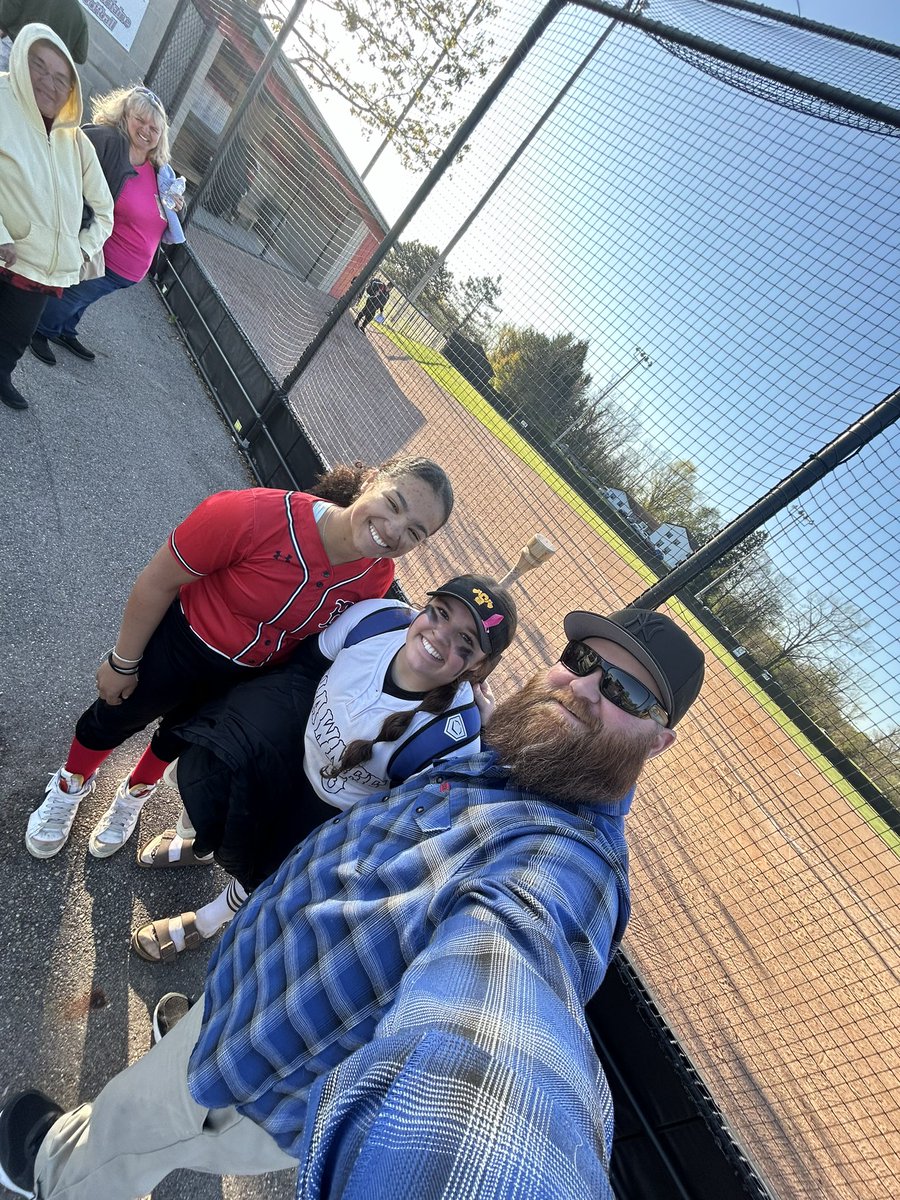 📢 Coach Tour 2024 Continues!! What’s up Brother! Made the Hike to watch 2 Special Players from our Special Team have some Special Plays! @LailaB_6 & @maura55059019 🤣 😂 🤣 Maura & Laila both had some NICE Shots! 200’ fence they would of been Over! Maura & her Lady Braces…