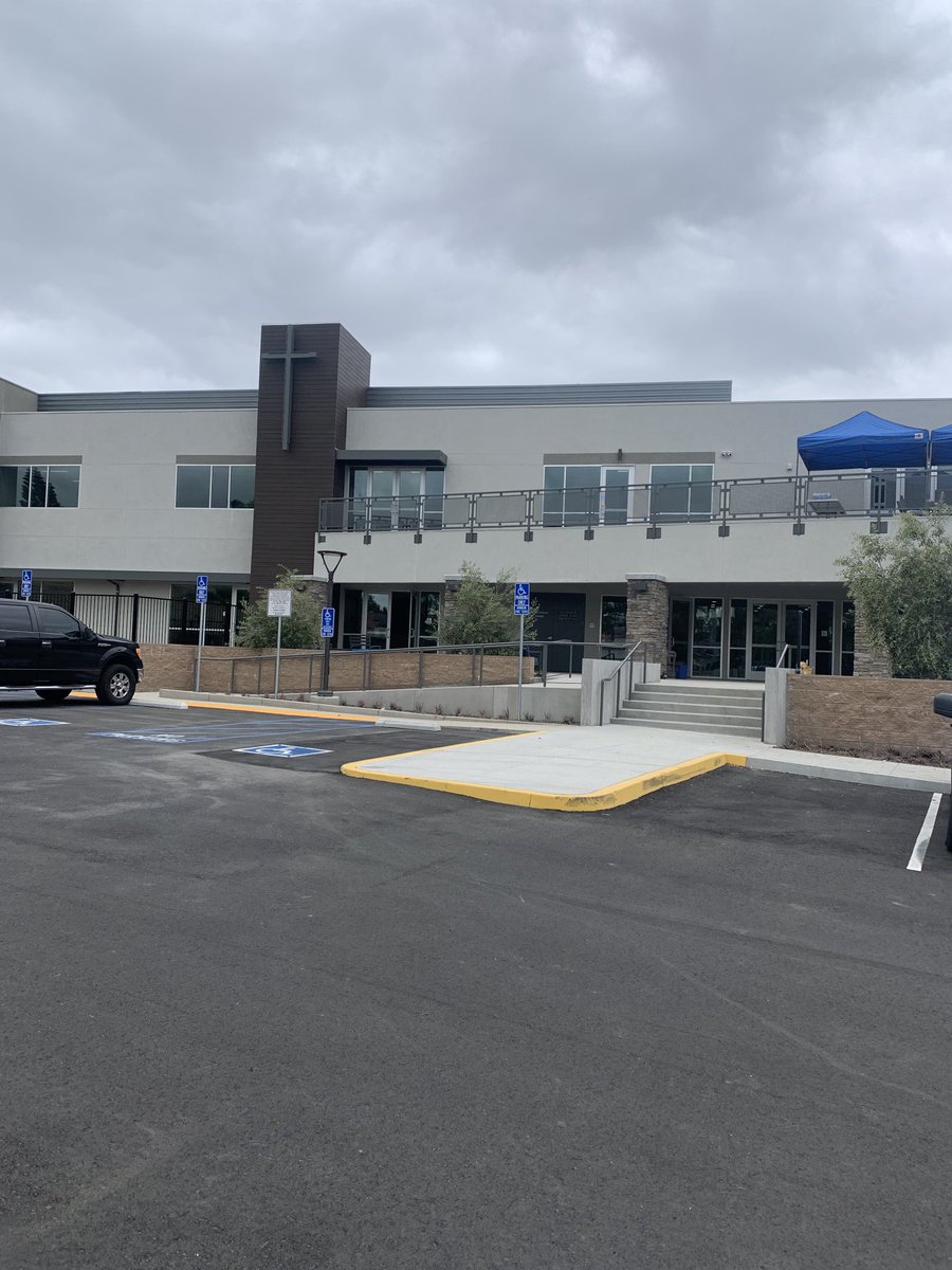 PastorJack5's tweet photo. Dateline:La Mirada Church of the Nazarene
The oldest church in town has a brand new look!
Pastors gathered for their regular lunch meeting. To gossip, of course.
#Ecumenismisn’ticky
#Toyos
#McKibben https://t.co/7l944Y9jF5
