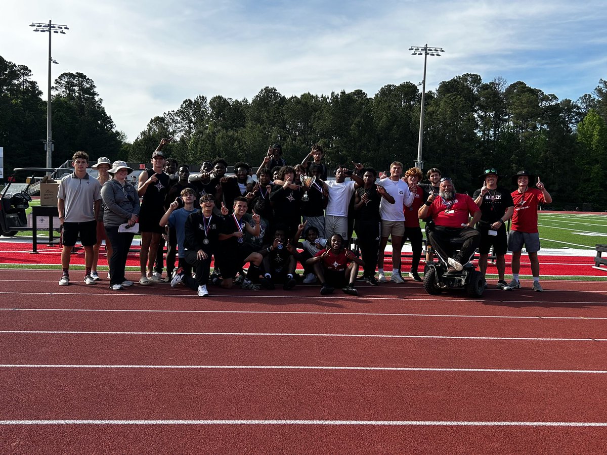 2024 Region Champs! 
#TRACKDAWGS
