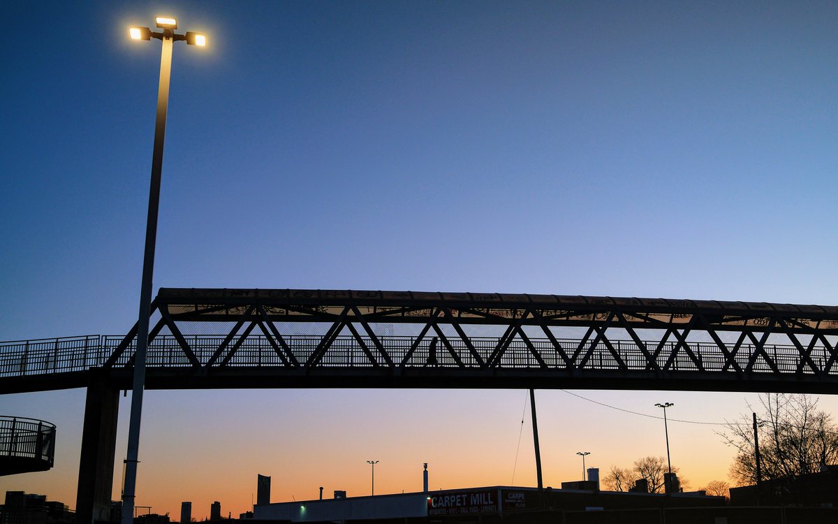 Solitary bridge.

#bluehour #nightwalk #x100vi