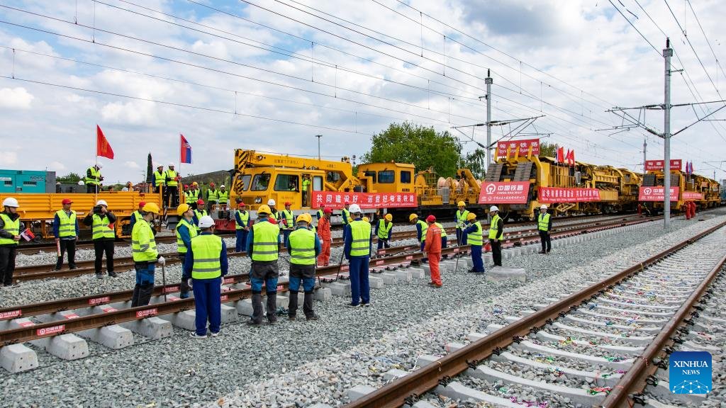 The 108.1-km Novi Sad-Subotica section of the #Belgrade-#Budapest railway, constructed by Chinese contractors, celebrated track connection on Thursday in the Serbian city of Backa Topola, a key progress towards the 200km/h railway's operation in Serbia by end-2024.