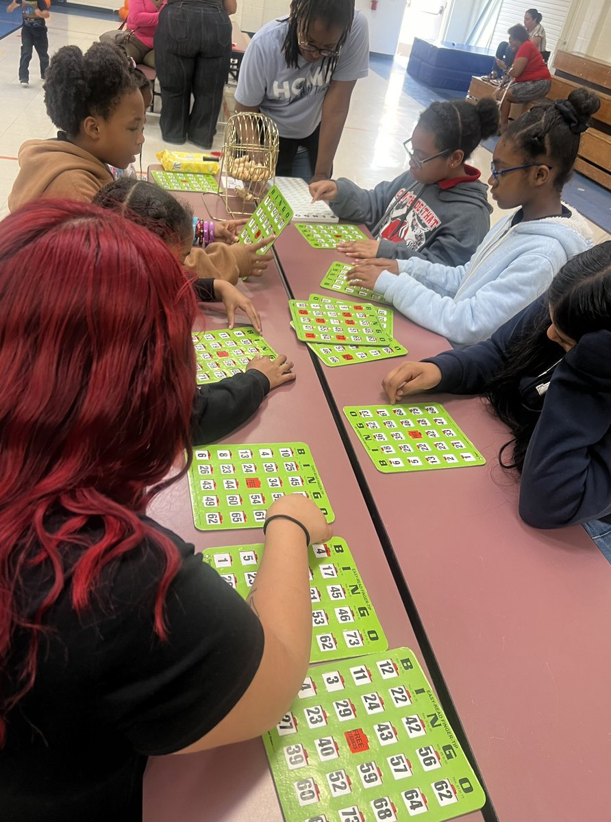 ChisdHighpointe's tweet photo. Thank you to our amazing PTA for hosting a Family Fun Night. Our scholars had a blast! @cedarhillisd #HPEfun https://t.co/HH1f4MSMDL