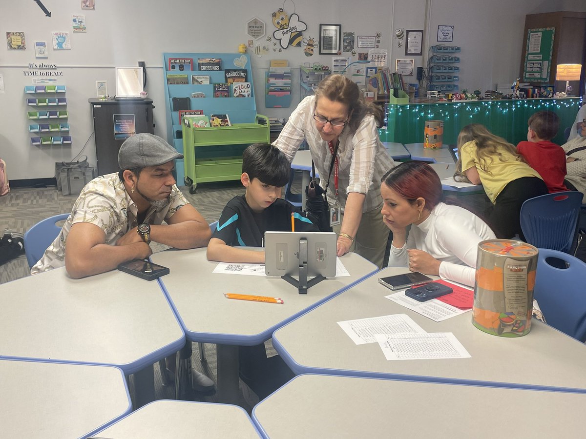 JacquelynRahmel's tweet photo. STEAM night was a success @GutermuthES ! Thank you to all our families that came out and our staff who made tonight possible! https://t.co/dGht5YwIHy