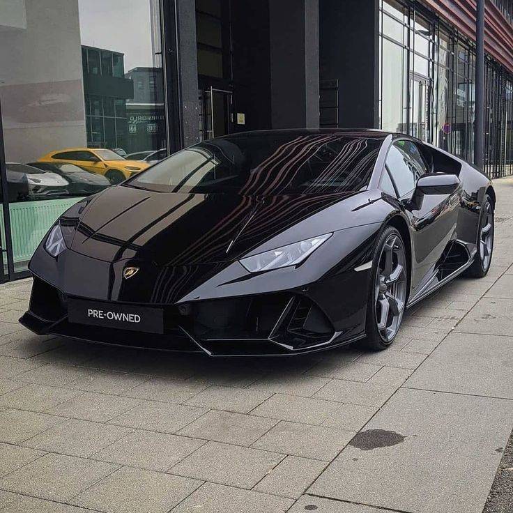 Lamborghini Huracan.