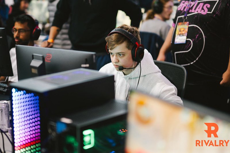 STIKER 🇺🇦 tweet media