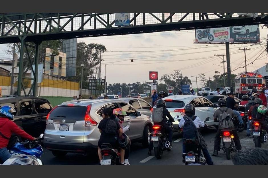 🚨BLOQUEAN EL PASO | Manifestación obstaculiza el paso en la ruta al Pacífico este jueves bit.ly/3xPA9V7