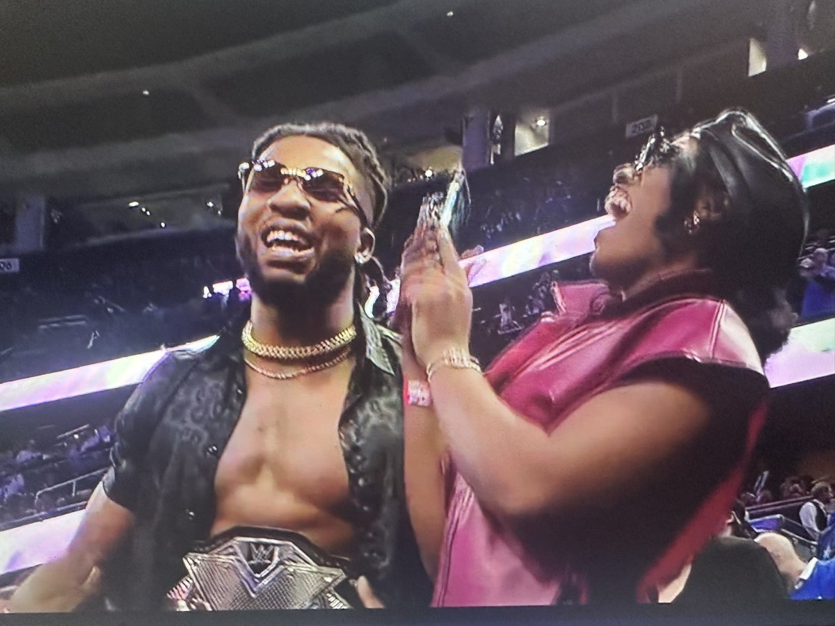 CeddyLG's tweet image. Wasn’t expecting to see @_trickwilliams &amp;amp; @lashlegendwwe during the #CavsMagic game. 🏆