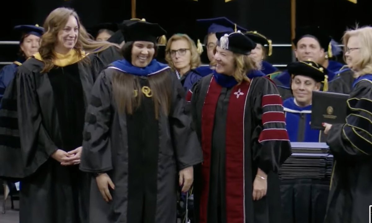 AVWashingtonLab's tweet photo. Congratulation @SiobhanBranfie1 -  our newest Ph.D.! Your dedication and work ethics are nothing short of remarkable! #AVWashingtonLab grad https://t.co/gCFlbn3lXo