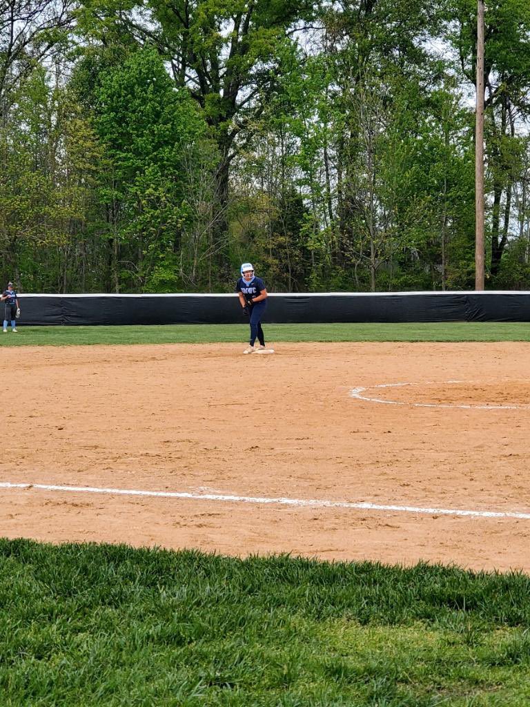 E_7018's tweet photo. The Hannigan girls today 
Annika RF SMWC 
3-5 
1 RBI 
1 double 
Walk 

Shayne LF PC 
1-2
3 walks 
HBP
5 runs scored 

@RiverStatesConf tournament start next week for Annika. Shayne has just few game to go this season too. @AnnikaIHannigan @HanniganSC11 https://t.co/wFhaymSSAI