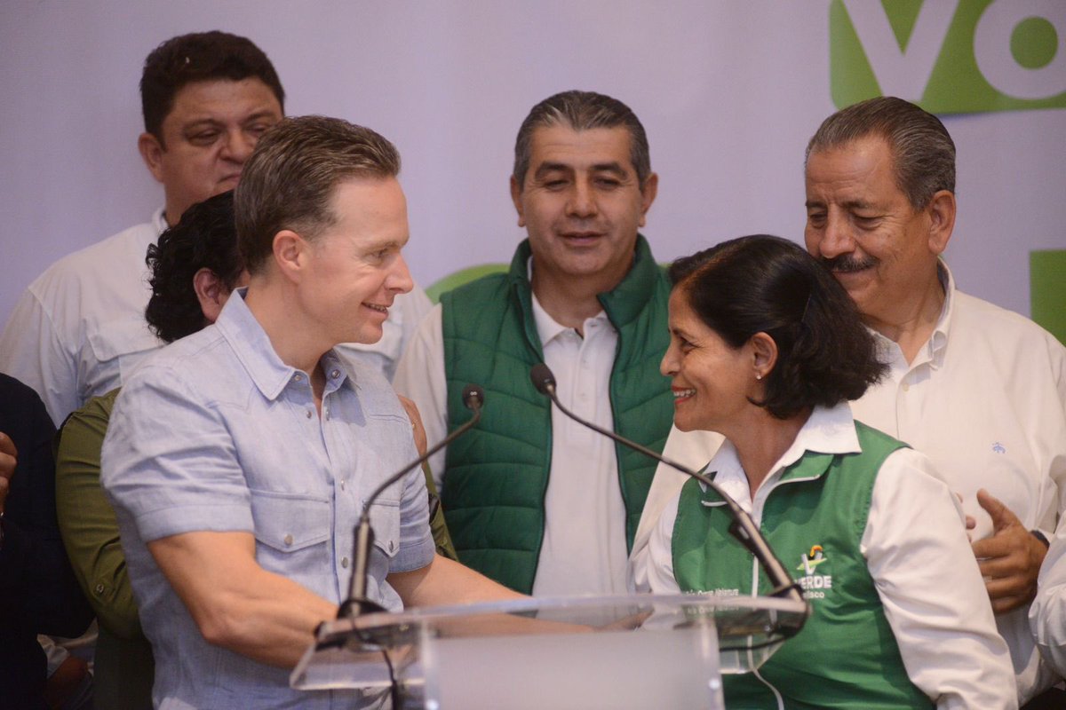 VelascoM_'s tweet photo. La Ola de Corazones Verdes 💚 sorprenderá en #Jalisco con una votación histórica y será un pilar en los triunfos de @Claudiashein para Presidenta de México y @ClaudDelgadillo para Gobernadora.

¡Las candidatas y candidatos del Partido Verde están listos para hacer historia! 1/3 https://t.co/FD1DFa8rBP