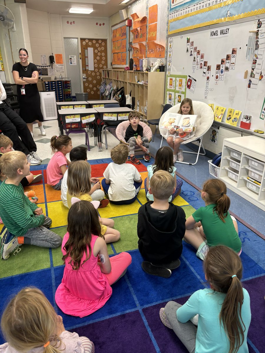 Handing over the read aloud responsibilities to my daughter, Amelia!! 💗 <a href="/haddonES1/">Lizzy Haddon School</a> <a href="/HaddonSchools/">Haddonfield Schools</a>