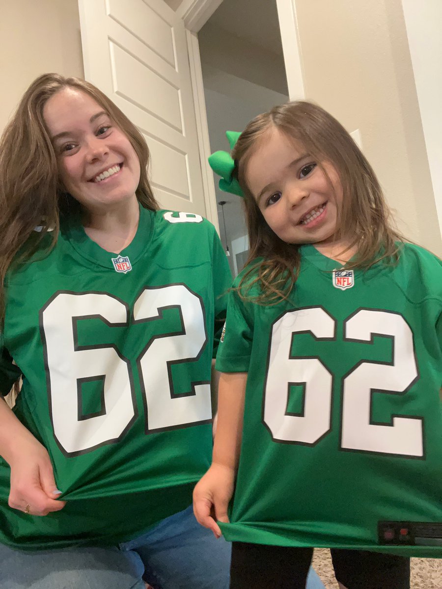 FamousCodizzo's tweet photo. @JasonKelce @newheightshow 
My wife and daughter representing tonight !!! #62 #GoBirds https://t.co/BkZrBhpjrU