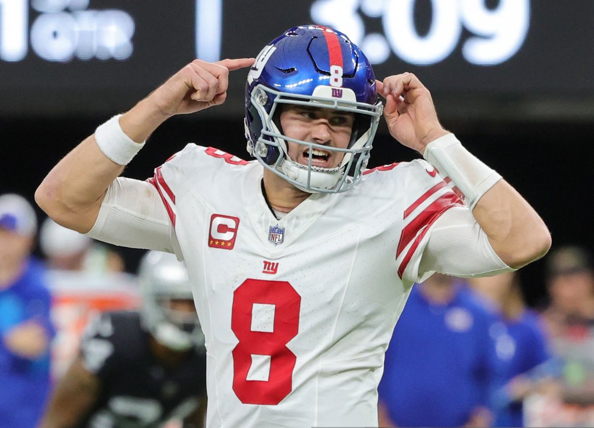 Giants commit to Daniel Jones, sources tell NYP Sports: “The thought inside the room is they have Dan penciled in for the next decade.”