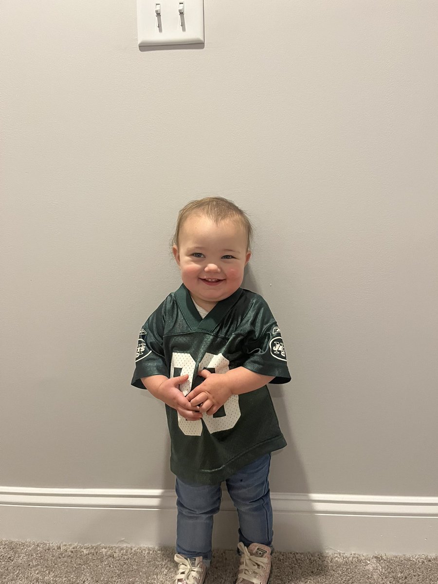 Cutest little JETS fans ✈️ #JetUp  #gothamcityfootball #nyjets #JETS