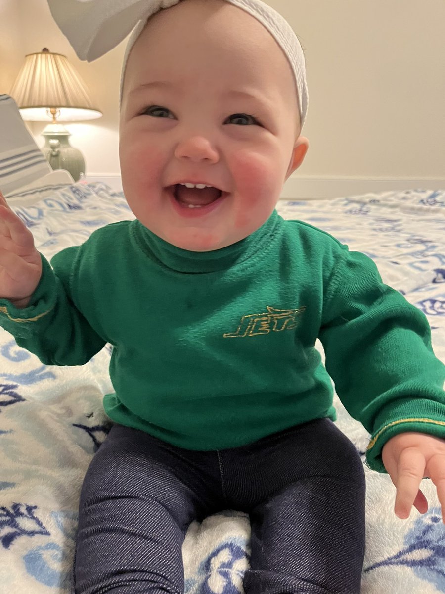 ReaseNewton's tweet photo. Cutest little JETS fans ✈️ #JetUp  #gothamcityfootball #nyjets #JETS https://t.co/5kBS7CxApd
