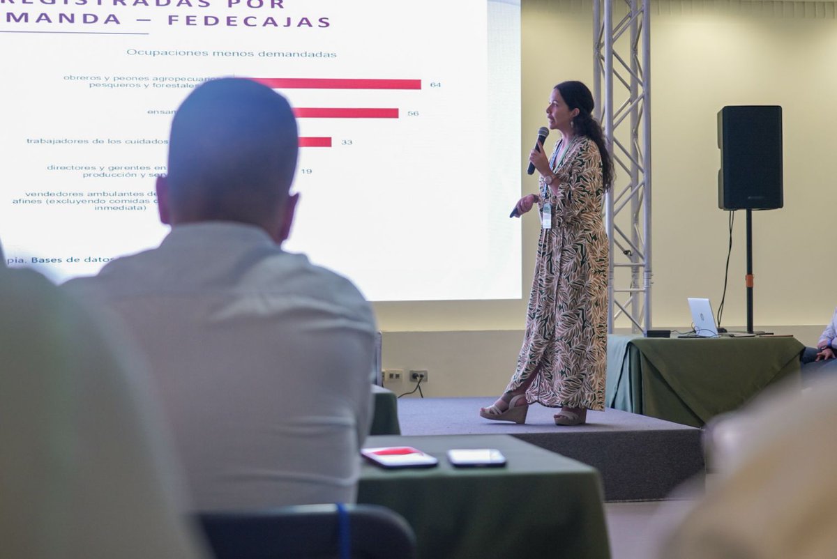 ServiciodEmpleo's tweet photo. #Hoy nuestra subdirectora de Promoción del Servicio Público de Empleo @lauralozanof , participó en el foro: "Fosfec un Aliado para los Empresarios a través de los Procesos de Formación" en la ciudad de Armenia. https://t.co/CHT7Fnx6R4