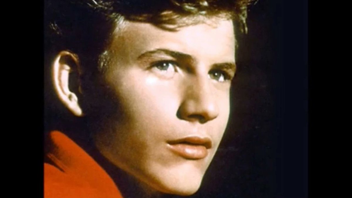 Singer Bobby Rydell was #BornOnThisDay April 26, 1942. A #1960s teen-idol with hit songs; 'Wild One', 'Volare' &'Forget Him', he appeared on TV & in film, Bye Bye Birdie (1963). A top performer, he continued to tour up until his passing April 5, 2022 (age 79) from pneumonia #RIP