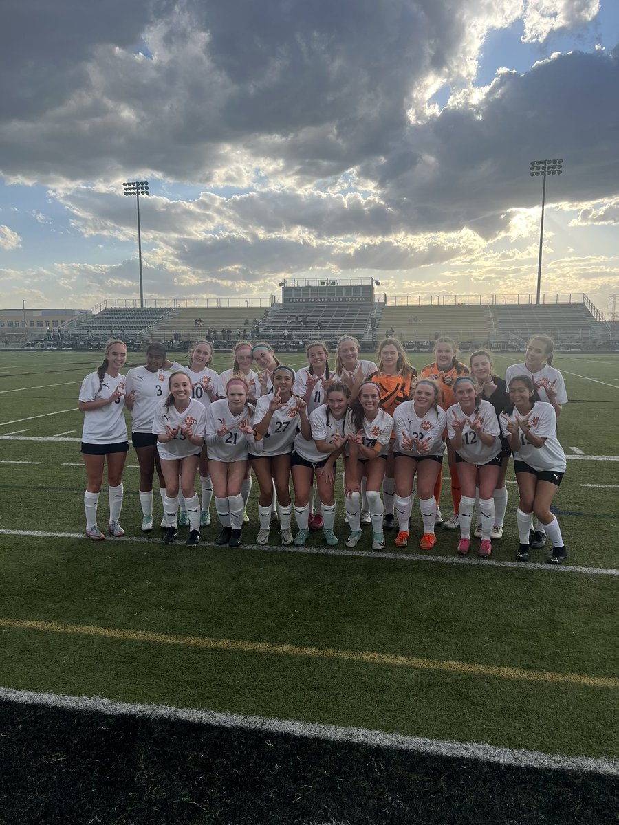 Reserves beat Lake Park 9-0. Alice x’s 4, Meena, Reagan, Brooklyn, Sarah, and Eleanor all tally for the Tigers. Mae x’s 3, Ashley, Julia, Alice, Sarah, Grace all with an assist. Aud and Addie share shutout #earnedourstripes #tigerproud #IMpossible @wwsouthsoccer @WWSathletics