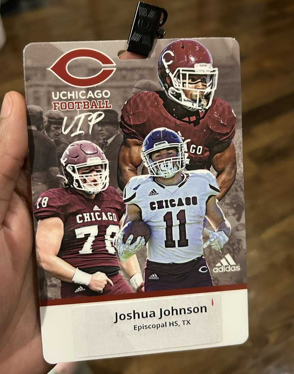 Huge thank you to the coaching staff at University of Chicago for the great Junior Day! I had a great time back in Chicago. Go maroons! @UChicago @CoachMeck71 @Coach_Mandrews @CoachTGilcrist @CoachMoynahan