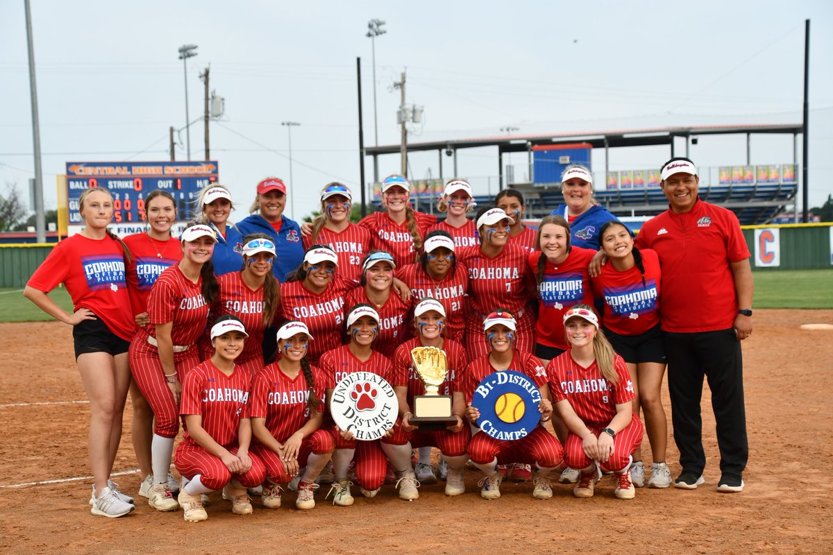CISDBulldogs's tweet photo. Mia Clemmer blasts a walkoff grand slam to hand the Bulldogettes the Bi-District Championship. Coahoma shuts out Ingram Moore, 17-0, in 5-innings. @BigCountrySport @chris_MRTsports @Terrytom77 @KaylerSmithTV @EliqueJenna @cbs7sports @BrooksJair @ARNareaSports https://t.co/UviyGG6qCN