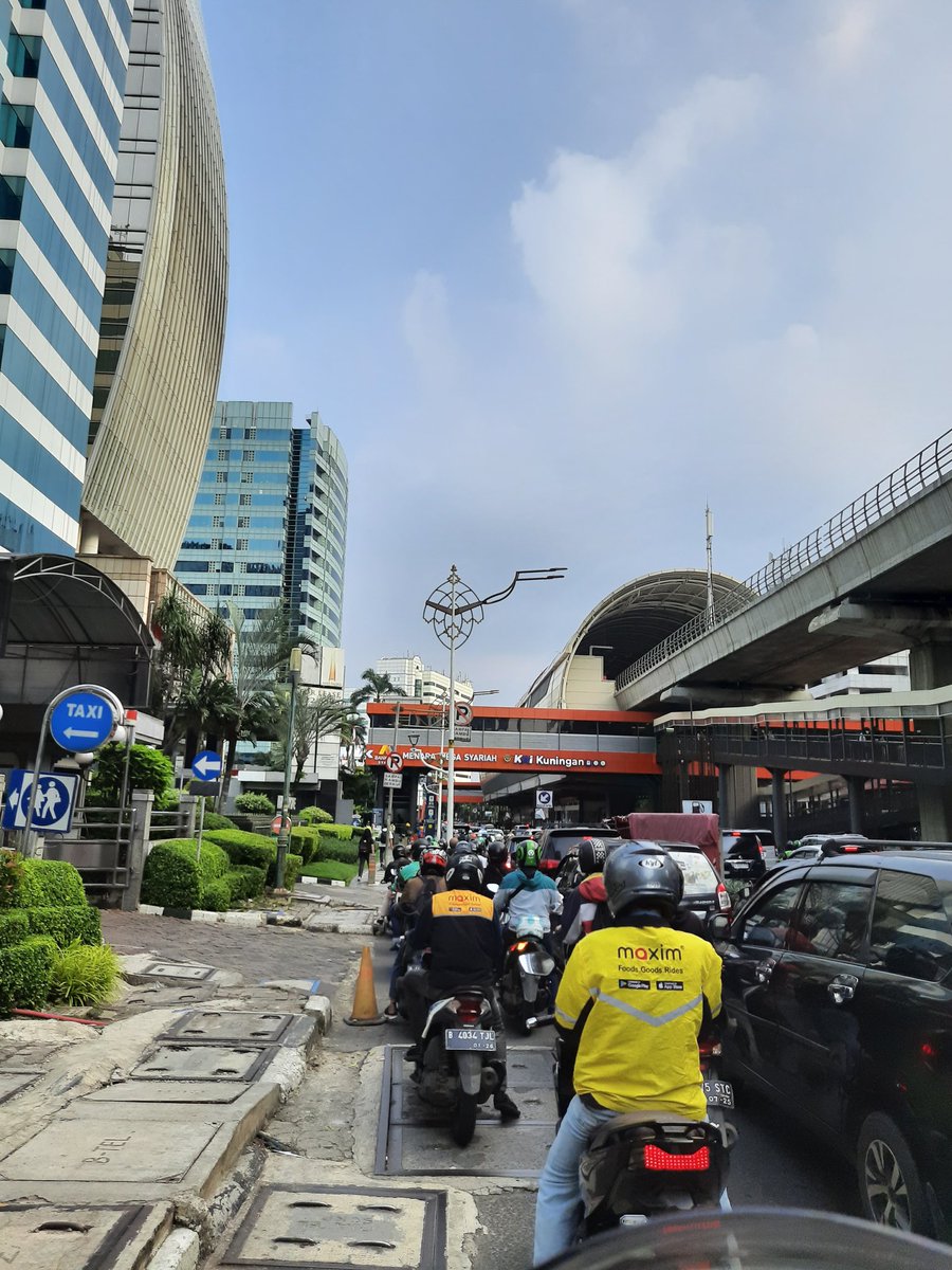 hellogitha's tweet image. 📍jakarta