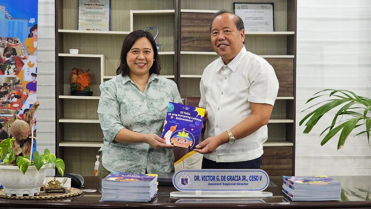 PhilSpaceAgency's tweet photo. The Philippine Space Agency (PhilSA) conducted the first stop on its children's book caravan, “Si Tala at ang Kanyang Lakbay Kalawakan!” in Iloilo City from 22 to 23 April 2024. 

Read the full article here: https://t.co/mnP9WWErMK https://t.co/klYdjsZG0l