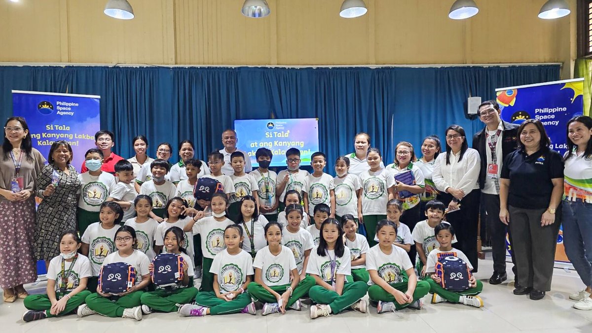 PhilSpaceAgency's tweet photo. The Philippine Space Agency (PhilSA) conducted the first stop on its children's book caravan, “Si Tala at ang Kanyang Lakbay Kalawakan!” in Iloilo City from 22 to 23 April 2024. 

Read the full article here: https://t.co/mnP9WWErMK https://t.co/klYdjsZG0l