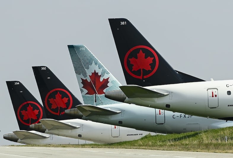 Air Canada says it is reviewing policies after ‘regrettable incident’ that saw removal of national chief’s headdress from airline cabin #AirCanada #RespectOurSacredItems theglobeandmail.com/canada/article…