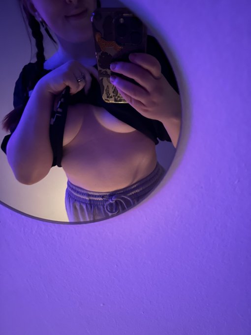 God I love this mirror 🤭💕 https://t.co/DA8eAP9YBf<a href="/tag/cute"class="tags"><span>#cute</span></a><a href="/tag/adorable"class="tags"><span>#adorable</span></a><a href="/tag/redhead"class="tags"><span>#redhead</span></a><a href="/tag/russ"class="tags"><span>#russ</span></a><a href="/tag/song"class="tags"><span>#song</span></a><a href="/tag/ride"class="tags"><span>#ride</span></a><a href="/tag/prettygirl"class="tags"><span>#prettygirl</span></a>