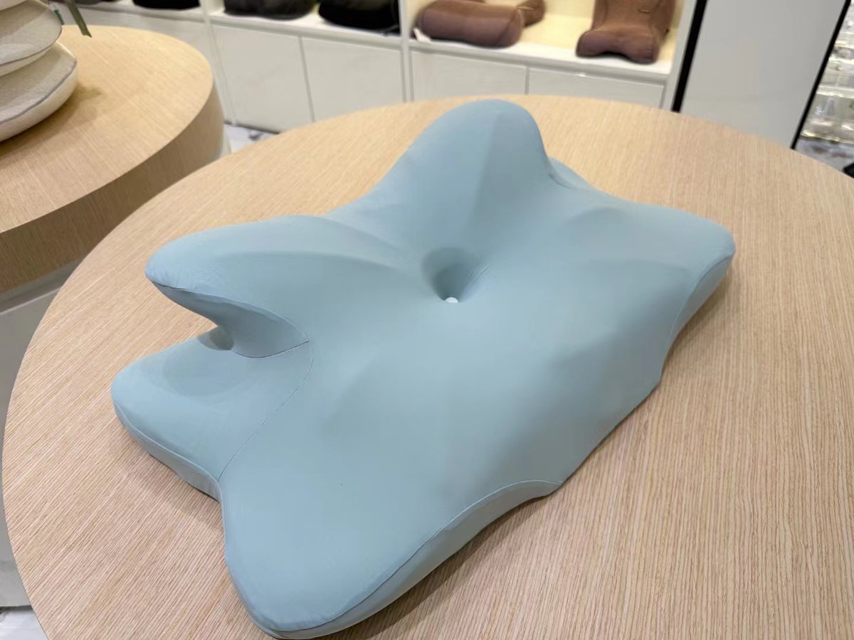 lujnto570519's tweet photo. A new pillow just developed.
So soft,comfotable while supporting the neck.🥰
#memoryfoamoillow #neckpillow #cervical #pillow #sleepbetter #health #improvesleep https://t.co/GGY0a8vdlT