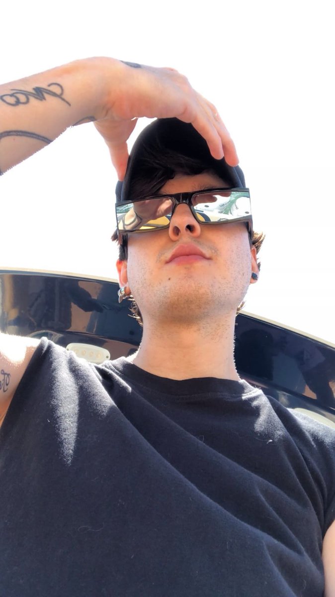 AmorxChrisyRich's tweet photo. Hola, soy Roci de 🇦🇷,tengo 22 años
Sigo a Chris desde el 2016,el es todo para mí,es mí lugar Feliz, estoy muy orgullosa de él,de todo lo que logro,prometo estar siempre y apoyarlo en todo,lo amo muchísimo ♥️
CV BEST FANDOM
#INTEGRACIONCV
@velez_by @christophervele https://t.co/1ZWeltVY7O