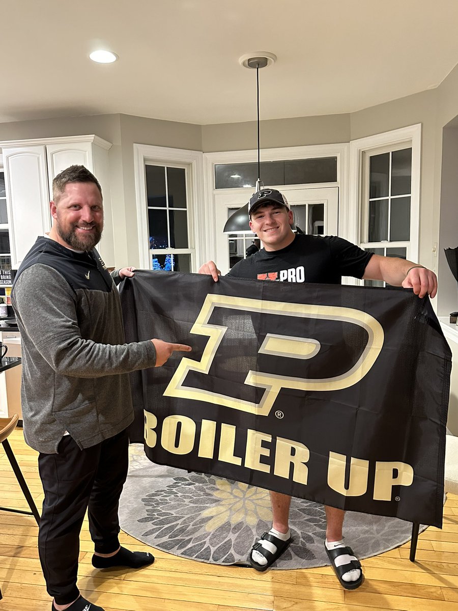 After a great home visit with @CoachPetrilli I’m excited to announce I’ve committed to Purdue! #BoilerUp @BoilerFootball @Coach_Walters @SpecialTeamsU