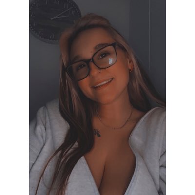 taenicholee's tweet photo. #NewProfilePic https://t.co/uGFCX1IUTo