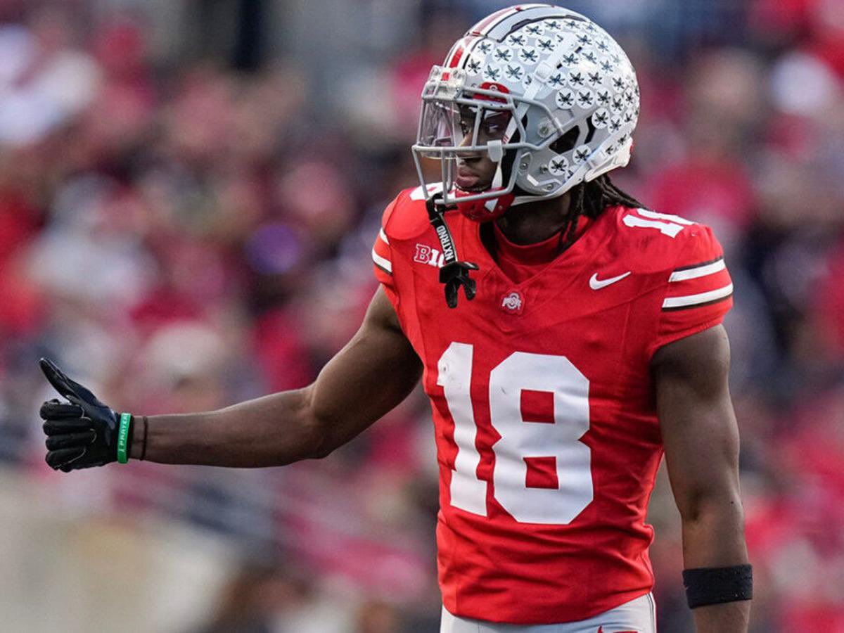 CardsMarkD's tweet photo. Before taking Marvin Harrison, Jr with the 4th overall pick tonight, the last WR the Cardinals selected in the top 5 was 20 years and one day ago: 

Larry Fitzgerald, Jr at #3 overall in 2004.

(In addition to both being Jr.'s the two WRs share the same middle name - Darnell) https://t.co/R9MIFUuyVd