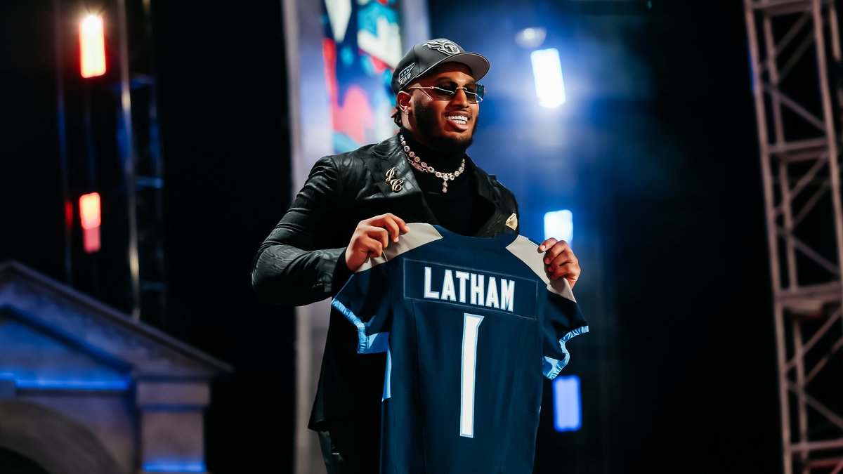 Titans's tweet photo. We got our guy 🤩

@TKJaayy x #TitanUp https://t.co/63XCJL4pm0