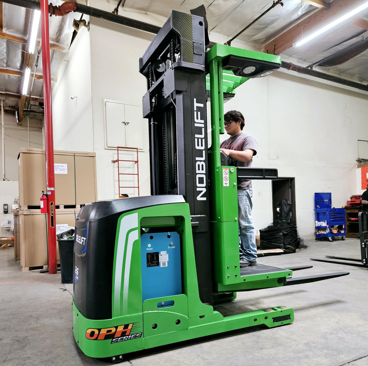 INTRODUCING the NEW LITHIUM OPH26 / OPH26K SERIES Lithium Order Picker – 2,600 lbs. capacity #NOBLELIFT #lithium #OrderPicker #forklift #MaterialHandling #equipment