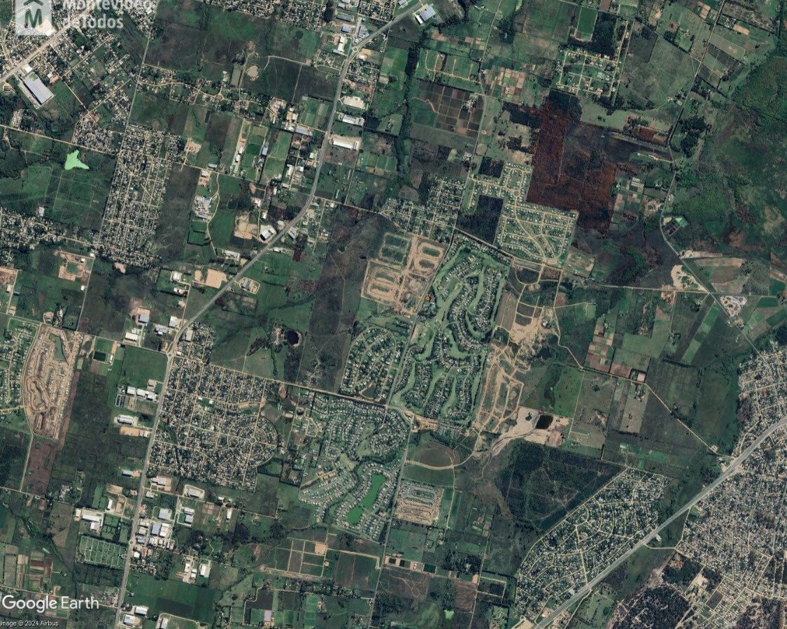 El daño que le hace a una ciudad los barrios privados, aumentando la mancha urbana con una densidad baja y fomentando la dependencia del auto, sumado al crecimiento de Ciudad de la Costa, ahí tenemos la razón porque entrar y salir de Montevideo desde el Este es un problema.