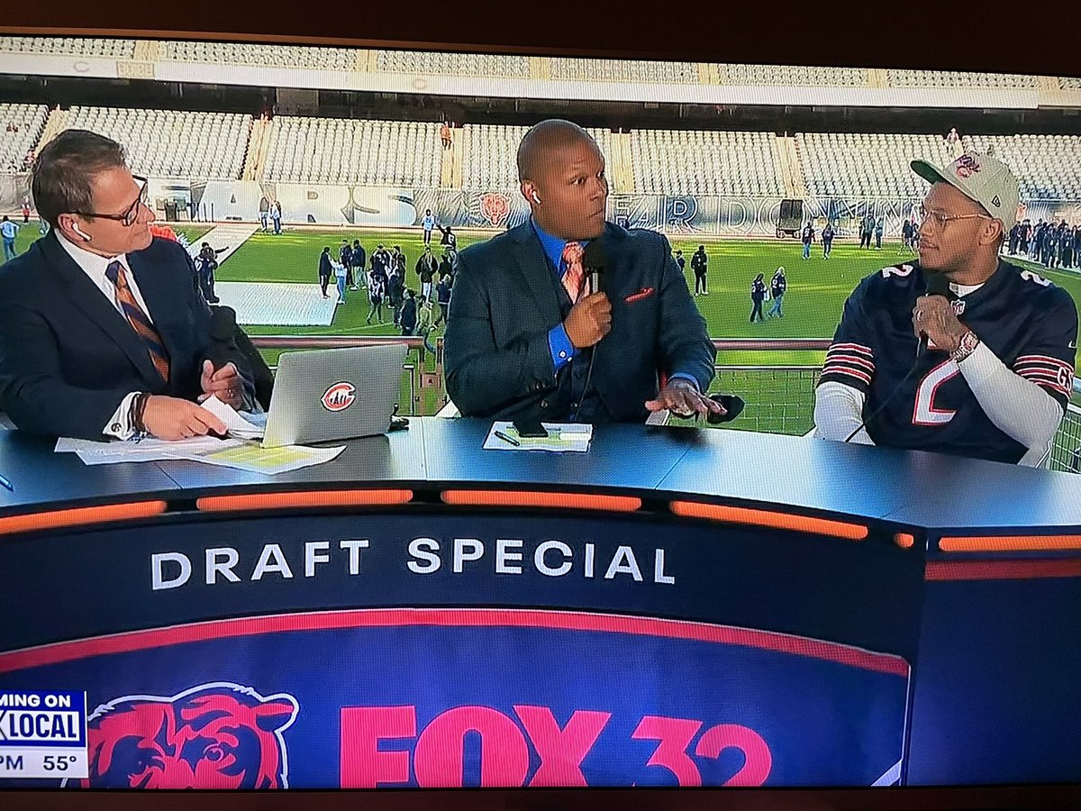 Fun talking to @idjmoore on @fox32news having him speak in glowing terms to me and @LouCanellis about how impressed he was recently working out with Caleb Williams and Rome Odunze. He’ll get to keep doing it on #DaBears. #NFLDraft #Bears