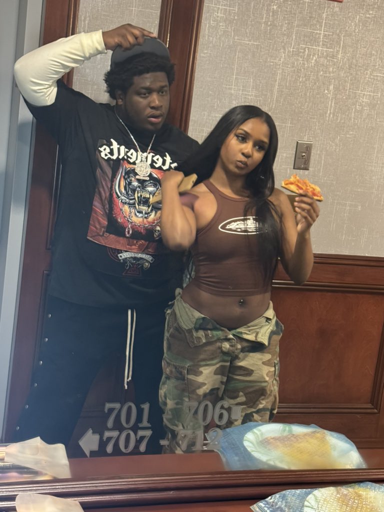 CashCobain_2x's tweet image. slizzy make a bitch do anythingggggg😊