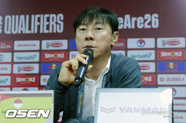 Coach Shin Taeyong dalam konferensi persnya mengatakan

'Di satu sisi saya bahagia, tapi di sisi lain saya sedih. Dalam pertandingan, hanya ada satu pemenang, dan saya saat ini adalah pelatih bagi timnas Indonesia.

Saya melakukan yang terbaik sebagai pelatih sepakbola Indonesia,