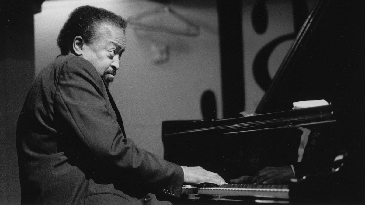 farley697's tweet photo. "Misty" Gene Harris with Stanley Turrentine / Ray Brown &amp; Mickey Roker. Live, 1985. 🔥🔥🔥🎶 https://t.co/gQwno8tHdW https://t.co/Er5p651vD0