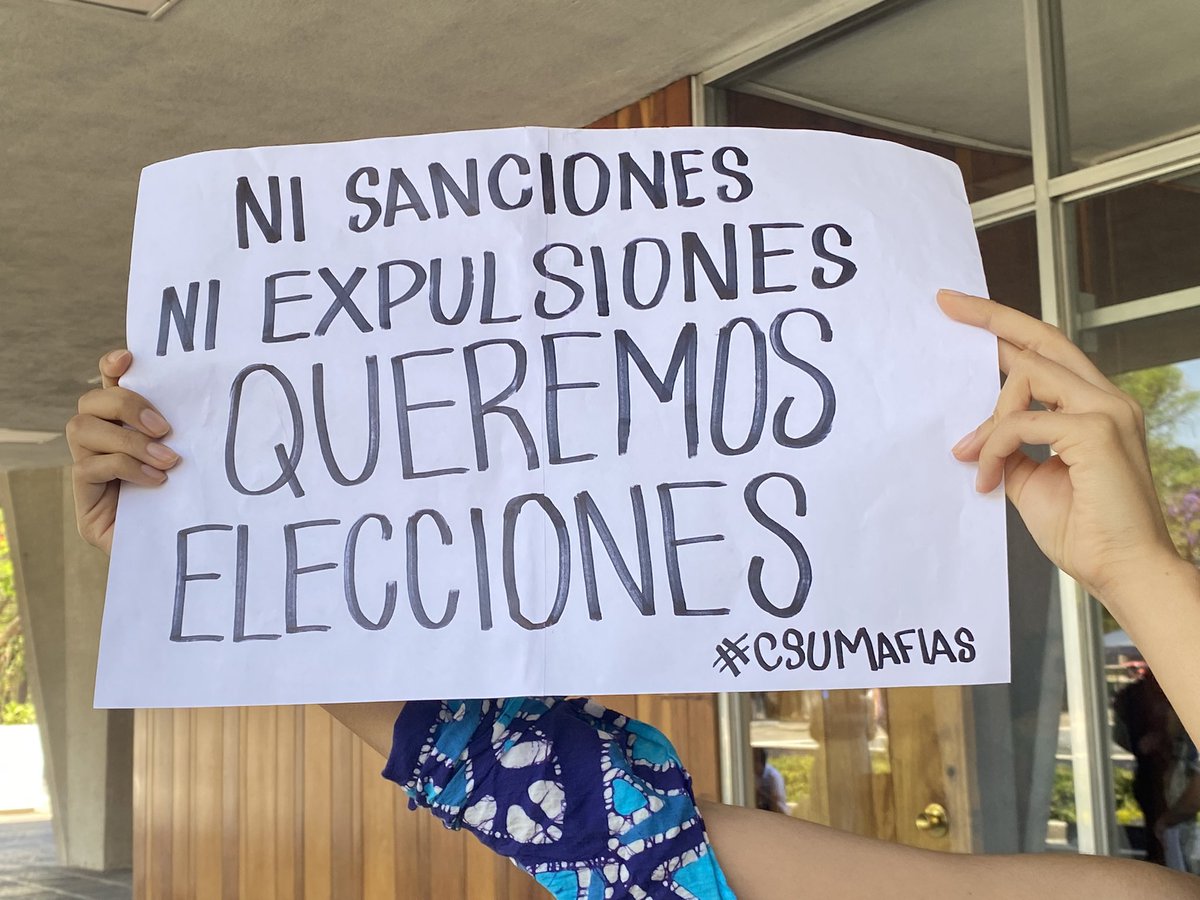 Navo2021's tweet photo. Hoy presentaron sus pruebas de descargo tres compañeros ❤️🔥 acompañamos su fuerza y valentía ante las injusticias del CSU Ilegitimo.
#CSUMafias https://t.co/x6Yif6ZVct