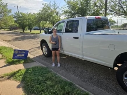 Congratulations to Kelly Maben on the 
purchase of her 2024 #Ram3500!👏🏻 
Sold by sales professional, Taylor!🫶🏻

🗺️ Visit us! 305 16th St, Snyder, TX 79549
🖥️ Website link: bit.ly/3u6SPOl 
#BlakeFulenwiderSnyder #FulenwiderFamily #BFFAuto