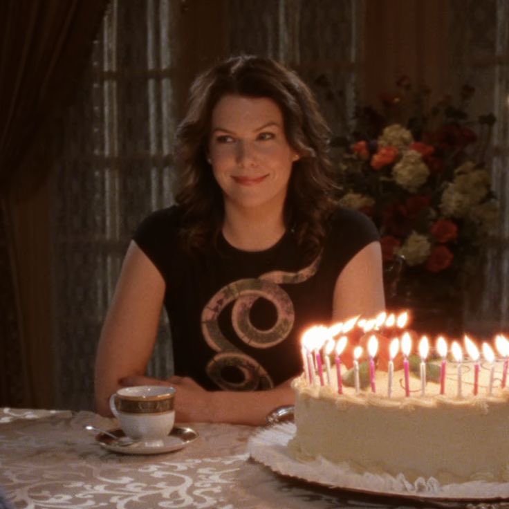 happy birthday to lorelai gilmore 🫶