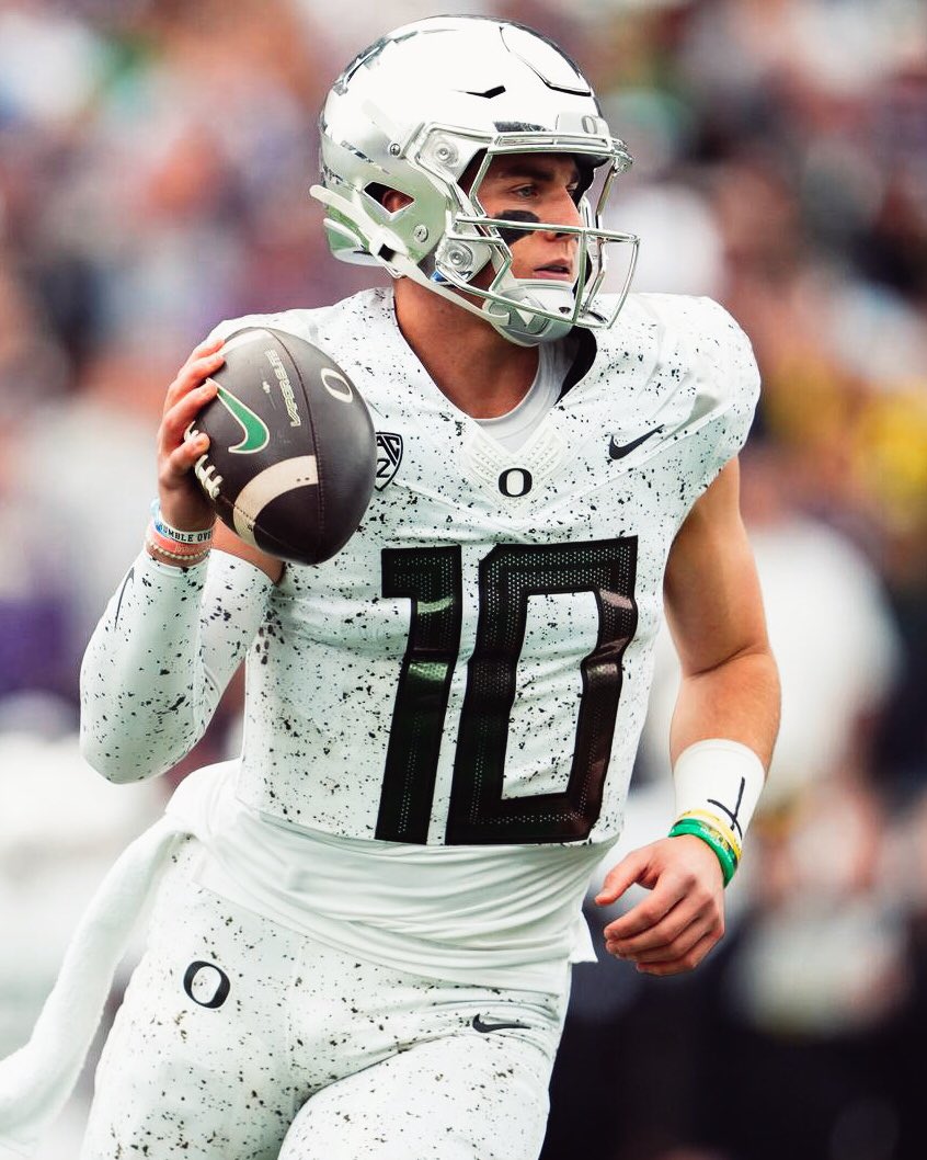 Oregon Quarterbacks to be drafted in the first round since 2003: 🦆 Bo Nix (2024) 🦆 Justin Herbert (2020) 🦆 Marcus Mariota (2015)