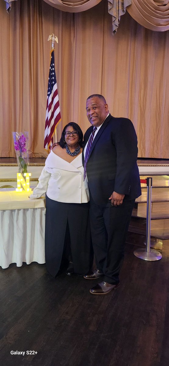Yonkers MBK members & NYS MBK fellows were special guests of Mayor Mike Spano at the Yonkers Council of PTA's Annual Scholarship Fundraiser Dinner @ Castle Royale. The dinner honored Senator Mayer & Ms. Robin Brumfield. Congratulations! @YonkersMBK @YonkersSchools @MBK_Alliance