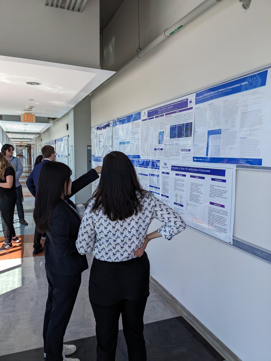 sima_lao's tweet image. Our lab&apos;s undergraduate student Zoey did an awesome job today presenting her project in the #SPPS Poster Day event @UBuffalo !