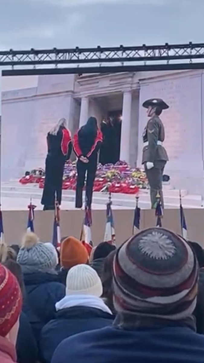 RSLQueensland's tweet photo. A solemn experience for this year's #PremiersAnzacPrize recipients attending the #ANZACDay Dawn Service at Villers-Bretonneux. 

📸 @DefenceAust &amp; @QLDEducation
#RSLQueensland #EducationQueensland #QLDeducation https://t.co/HZFOBVjnMp
