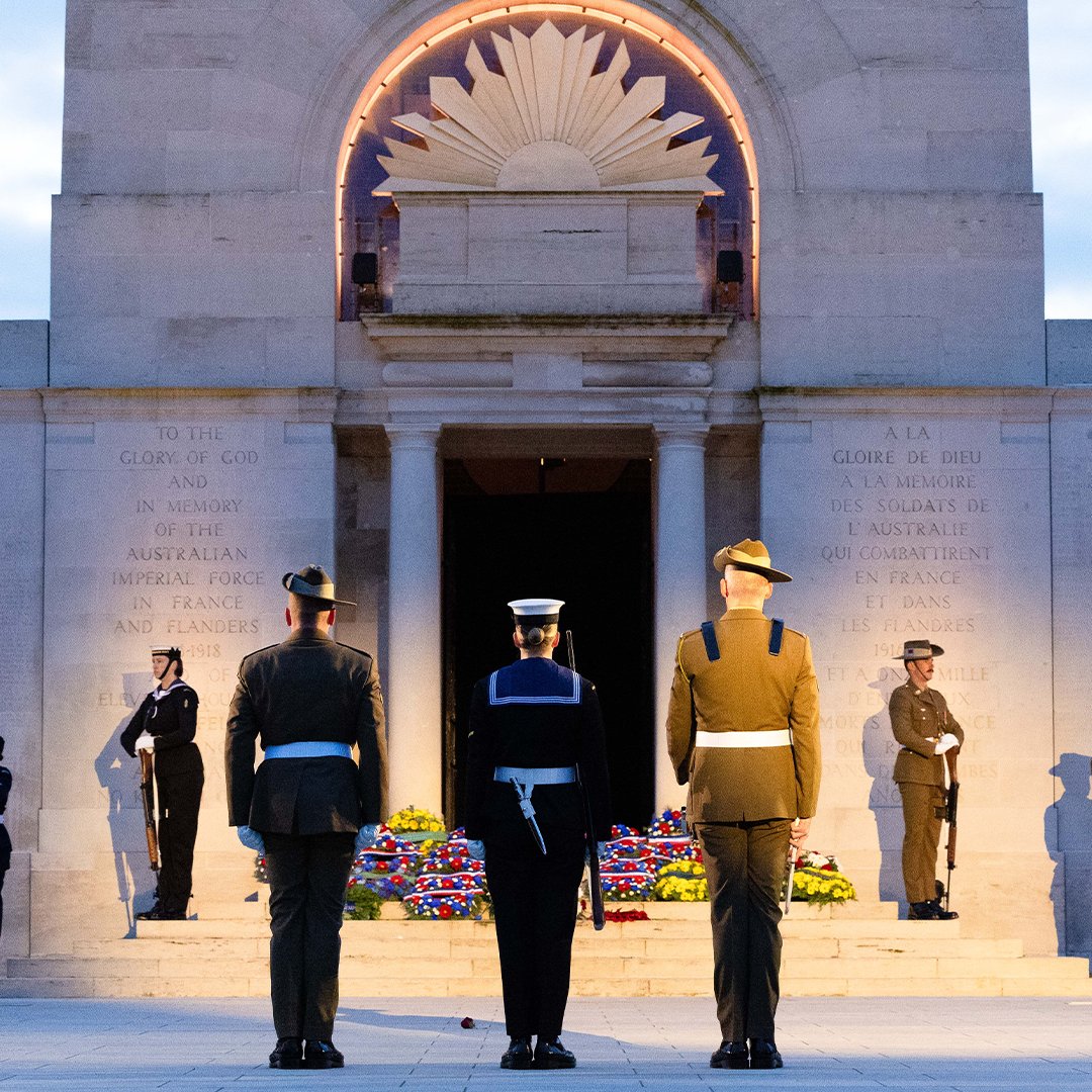 RSLQueensland's tweet photo. A solemn experience for this year's #PremiersAnzacPrize recipients attending the #ANZACDay Dawn Service at Villers-Bretonneux. 

📸 @DefenceAust &amp; @QLDEducation
#RSLQueensland #EducationQueensland #QLDeducation https://t.co/HZFOBVjnMp