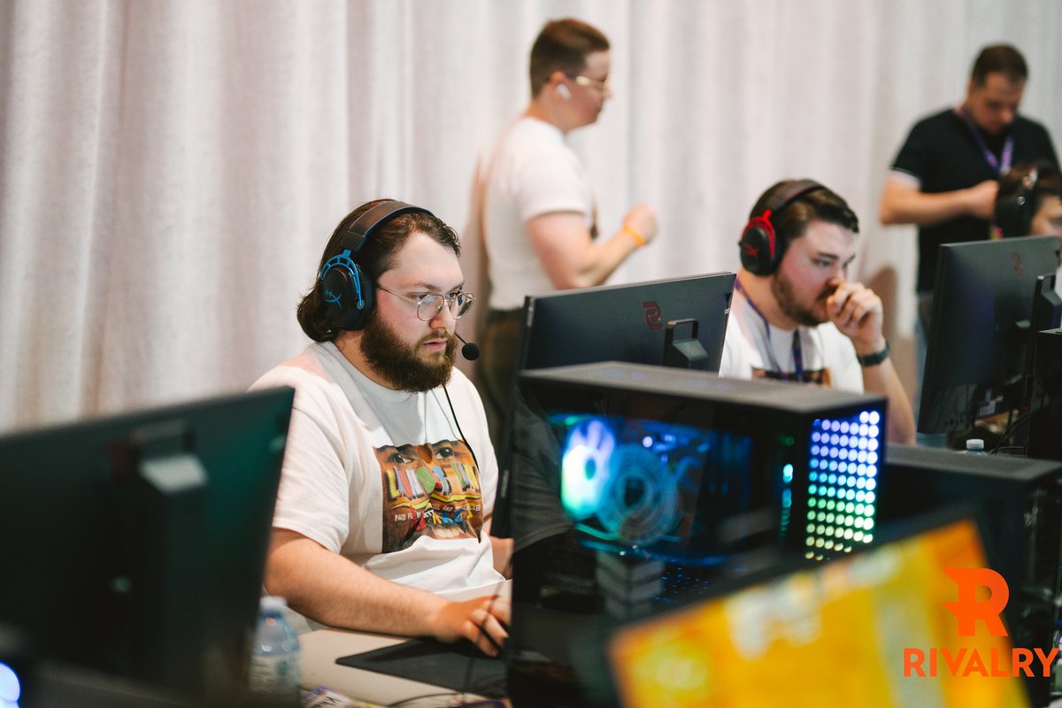 Best Coach on Lan. Zonic and Blade take notes